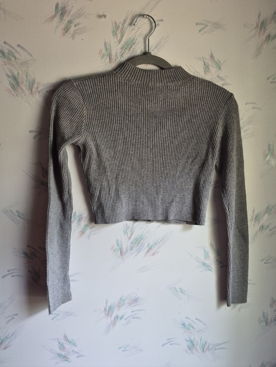 Brandy Melville Gray Ribbe Knit Cropped Sweater Long Sleeve - Picture 5 of 10
